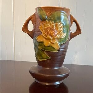 Roseville Water Lily Brown Handled Vase 75-7.